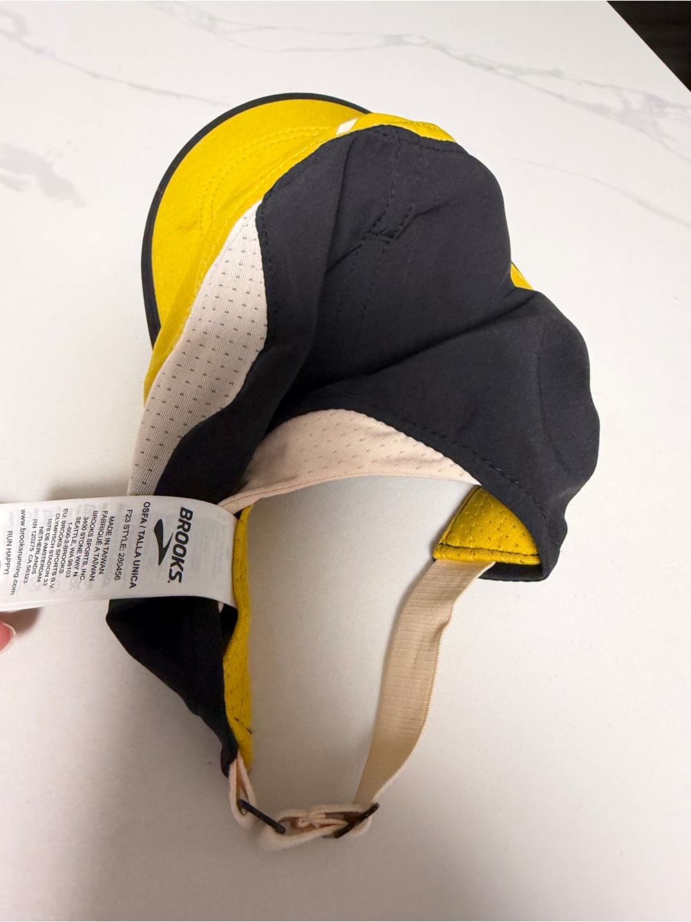 Brooks hat - Picture 2 of 2